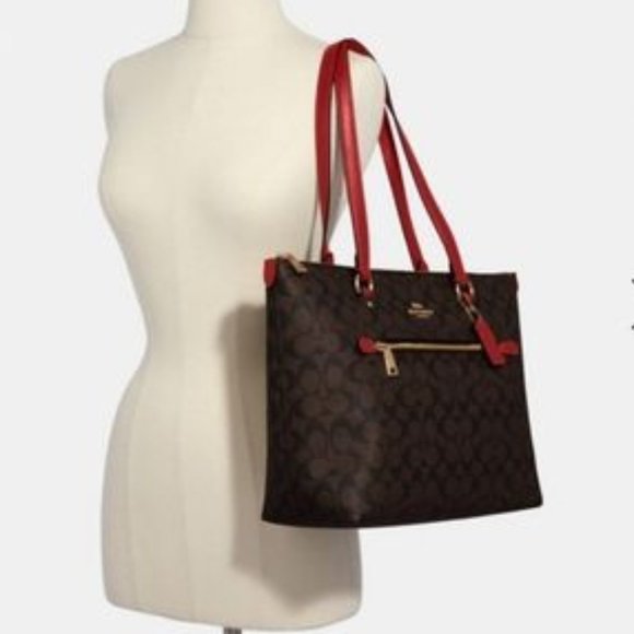 Coach Signature Gallery Tote - Picture 5 of 15